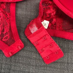 Victoria's Secret Intimates & Sleepwear - Victoria’s Secret 36D Lined Demi Bra in Red Victoria's Secret Intimates & Sleepwear - Victoria’s Secret 36D Lined Demi Bra in Red